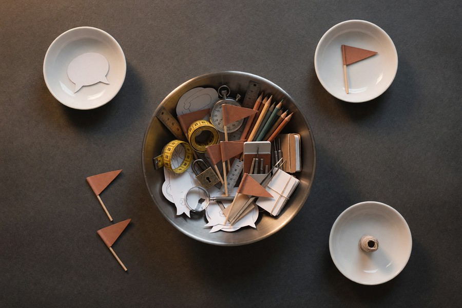 ClickUp free plan dashboard showing task list, Gantt chart, and goal tracking views