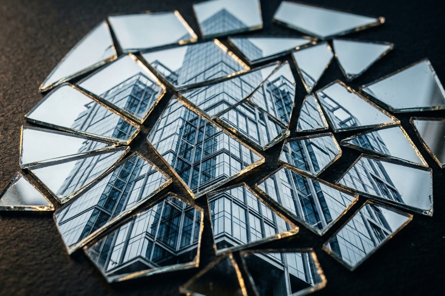 Diagram showing how DeFi lending pools connect individual savers and borrowers on a blockchain