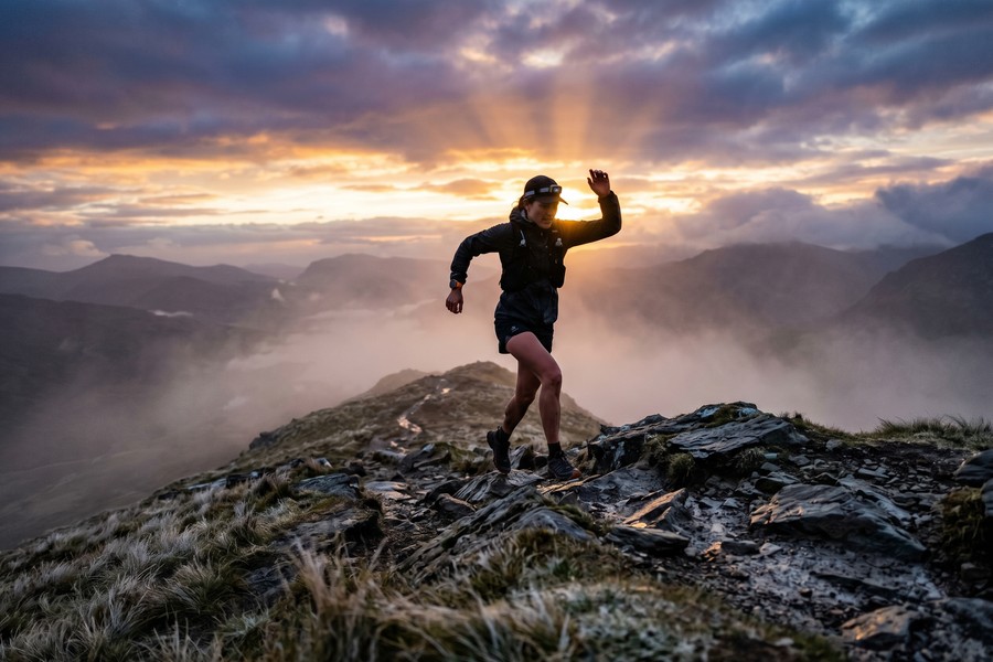 Side-by-side comparison of GPS route accuracy between a Garmin fitness tracker and Apple Watch