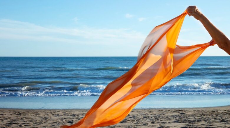 How to Use a Multi-Use Scarf as a Travel Pillow, Shawl, and Sun Cover in 2025