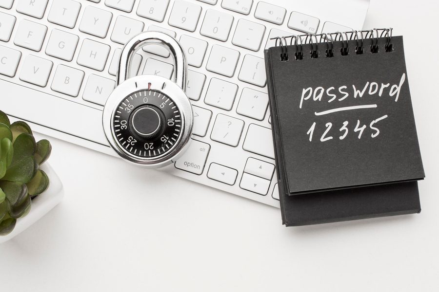 Comparison of Bitwarden and 1Password features in 2025