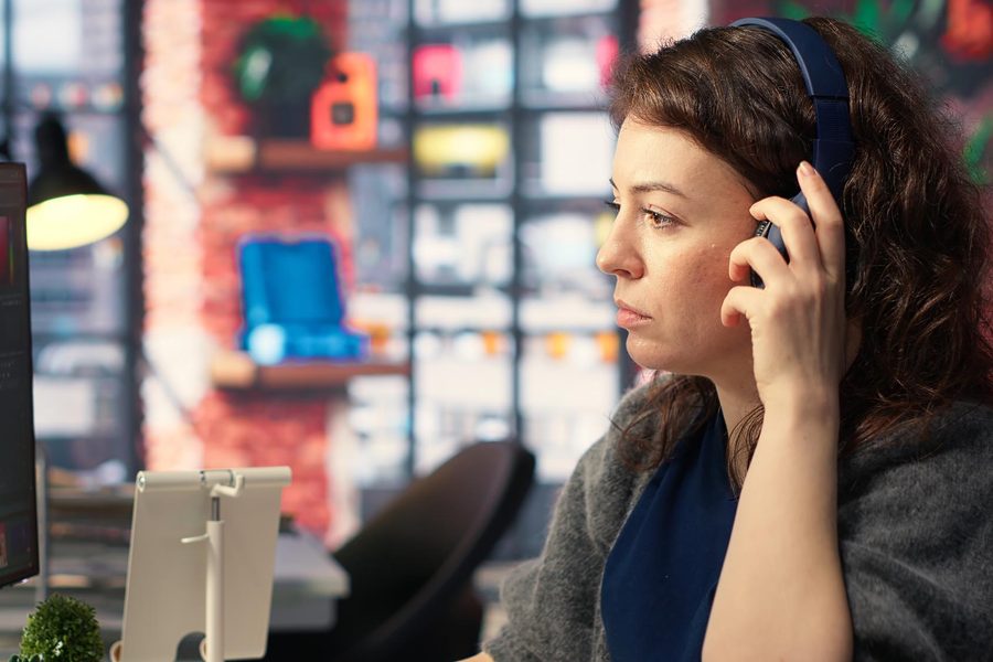 Dashboard showing real-time voice AI call analytics and escalation triggers